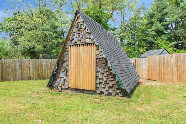 Building Photo - 4 bedroom 2 bath South Bend IN home for rent