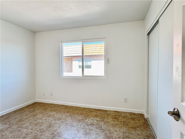 Building Photo - 2920 E Siki Ct