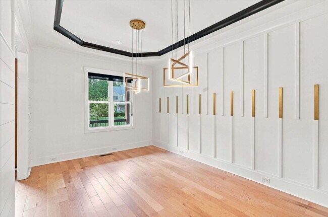 Building Photo - Luxurious Craftsman-style Home in Wake Forest
