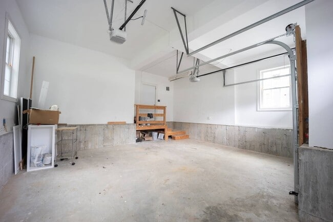 Building Photo - 1 Kewanee Rd