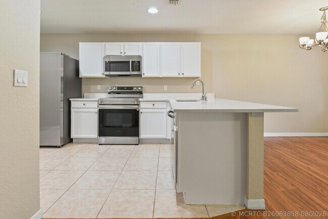 Building Photo - 2205 Marshfield Ct