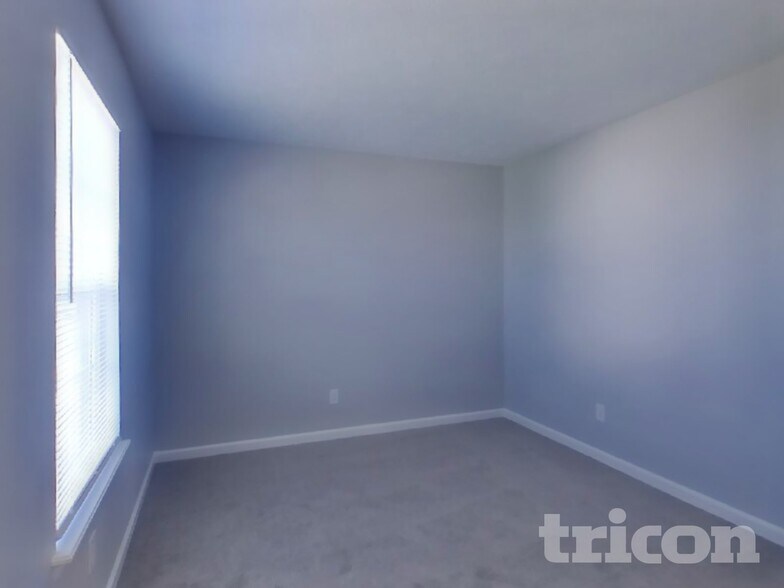 Building Photo - 10992 Cedar Pine Dr