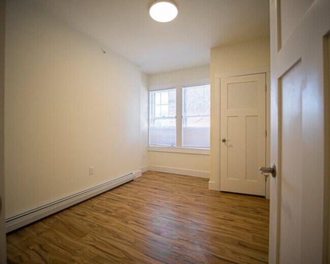 Building Photo - 28 S Williams St