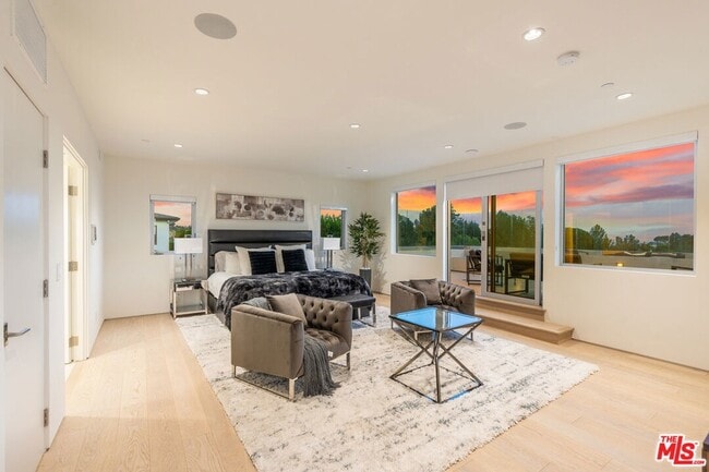 Building Photo - 2189 Summitridge Dr