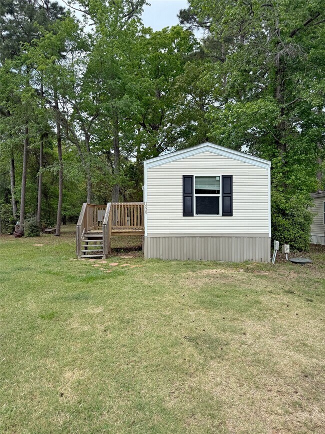 Building Photo - 390 Hidden Oaks Dr