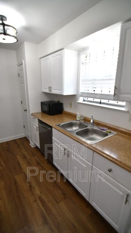 Building Photo - 1795 Boulevard De Province Blvd