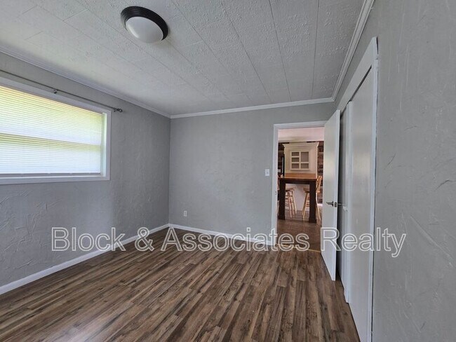 Building Photo - 4665 Peace Rd