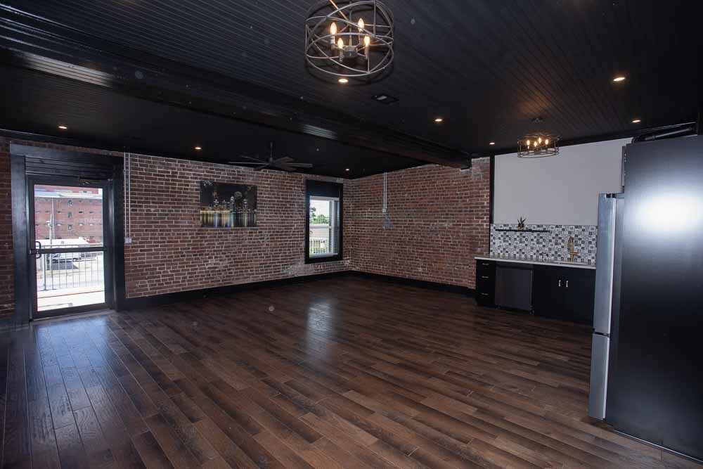 Building Photo - 1529 W Market St