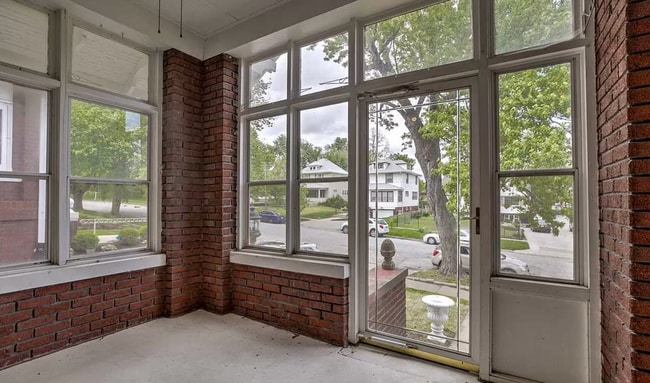 Building Photo - Brick 2 Story!