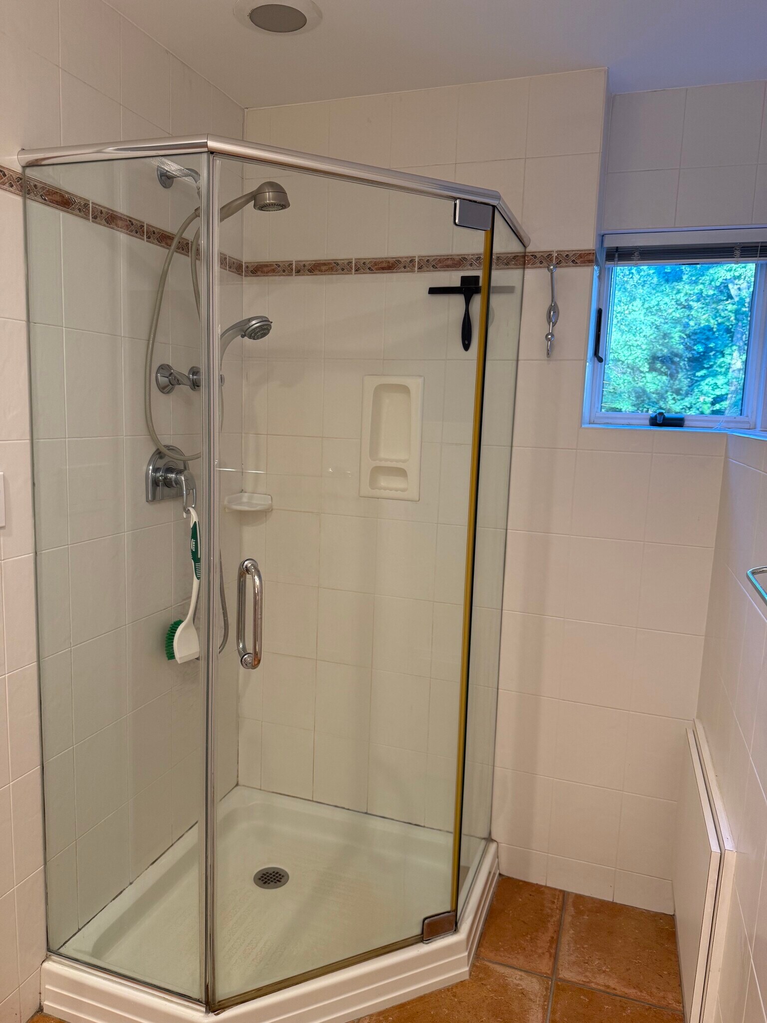 FULL BATHROOM - 169 Brooksite Dr