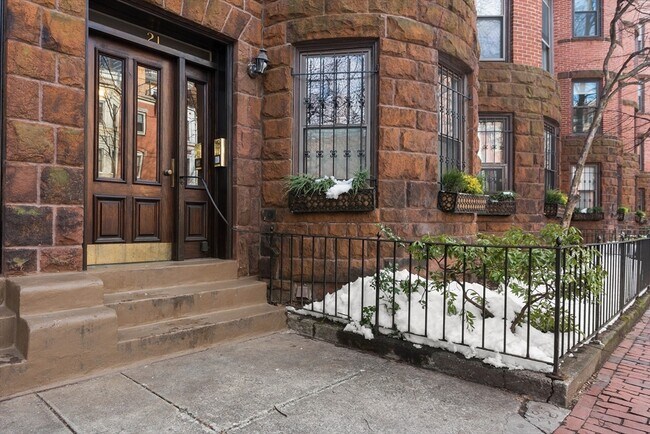 Building Photo - 21 Follen St