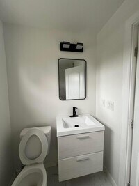 Building Photo - 50 N Hampton Rd