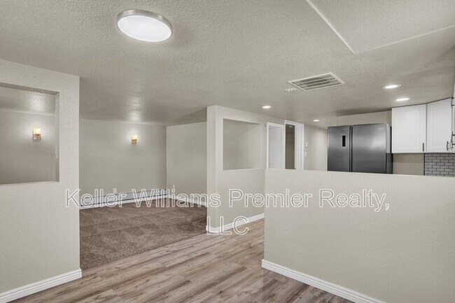 Building Photo - 730 North Meade Ave