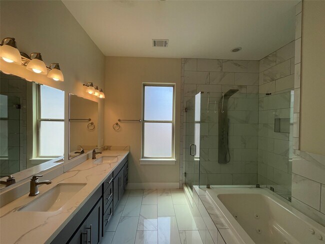 Building Photo - 5306 Eigel St