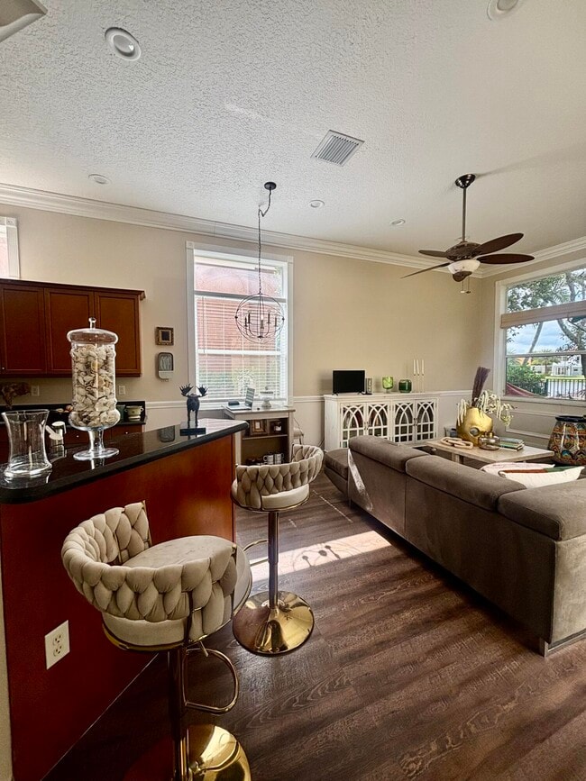 Building Photo - 2333 Waburton Terrace