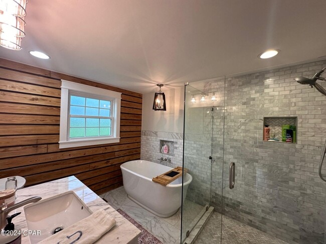 Building Photo - 4158 Thompson Rd