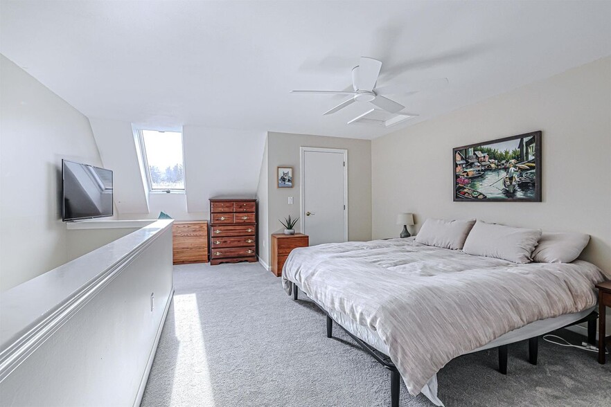 Building Photo - 35 Montrose