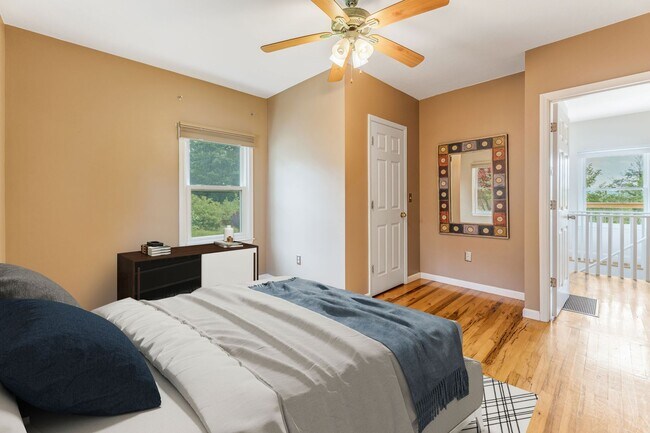 Building Photo - Asheville Rental!
