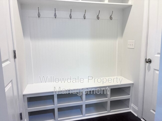 Building Photo - 1112 Lakebrink Dr