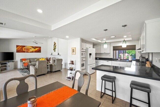 Building Photo - 69 Camino Arroyo N