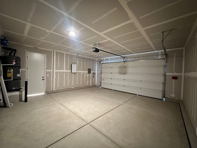 Building Photo - Newly built home coming soon!