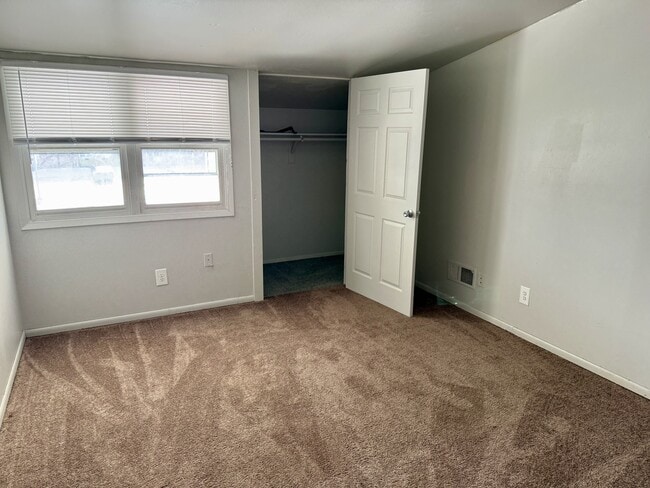 Building Photo - 8970 N 95th St