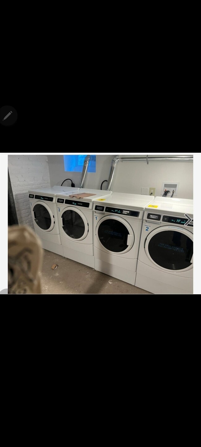 Building Photo - 500 HAWTHORN Ave