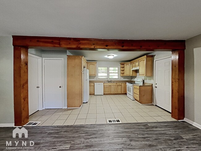 Building Photo - 3945 Camellia Trail