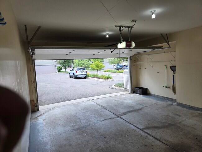 Building Photo - 649 Glasgow Ct