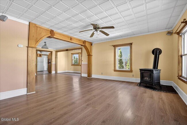 Building Photo - 204 Saratoga Ave