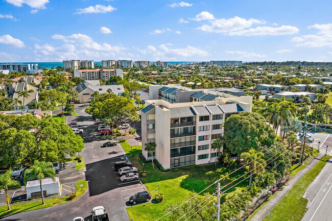 Building Photo - 1605 S US Hwy 1