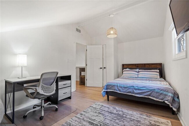 Building Photo - 181 Arrowood Ln