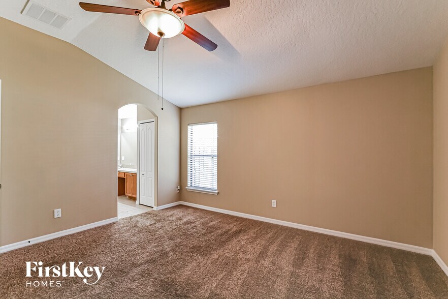 Building Photo - 1521 Clapton Dr