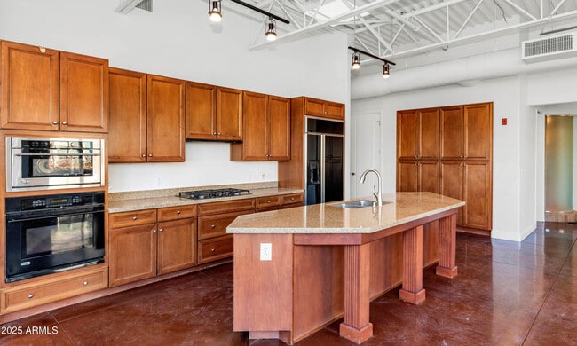 Building Photo - 7039 E Main St