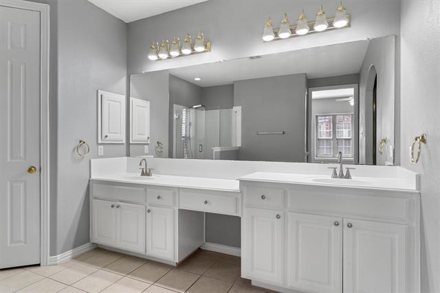 Building Photo - 5701 Chippewa Trail