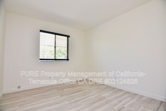 Building Photo - 40442 Clybourne Cir