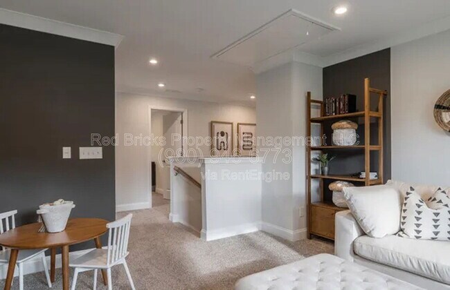 Building Photo - 19016 Yellow Birch Dr