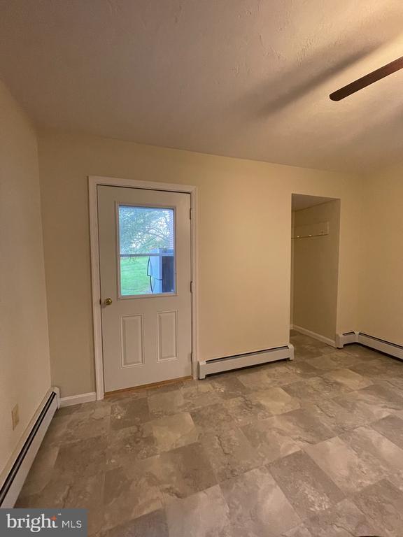 Building Photo - 2450 Mummasburg Rd