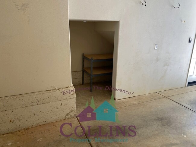 Building Photo - 613 Chief Kelly Dr