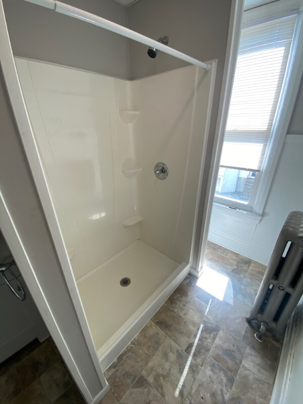 Building Photo - 423 E Main St