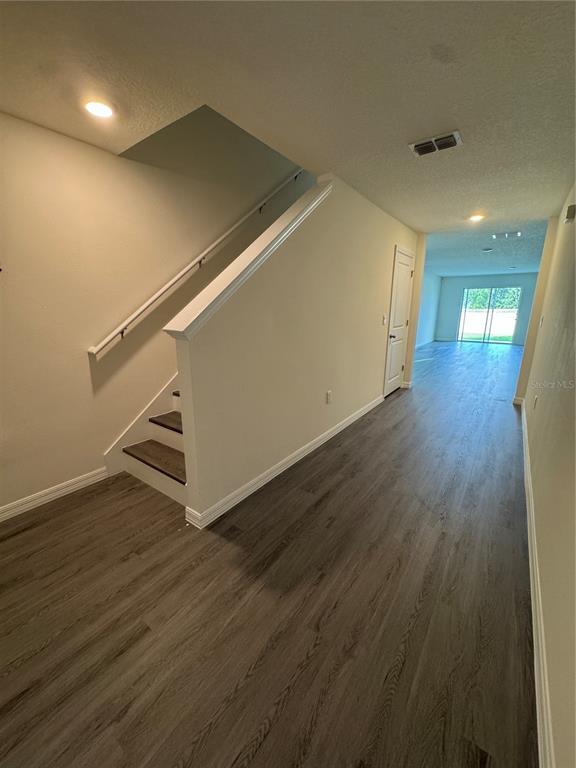 Building Photo - 36033 Sunflower Hl Dr