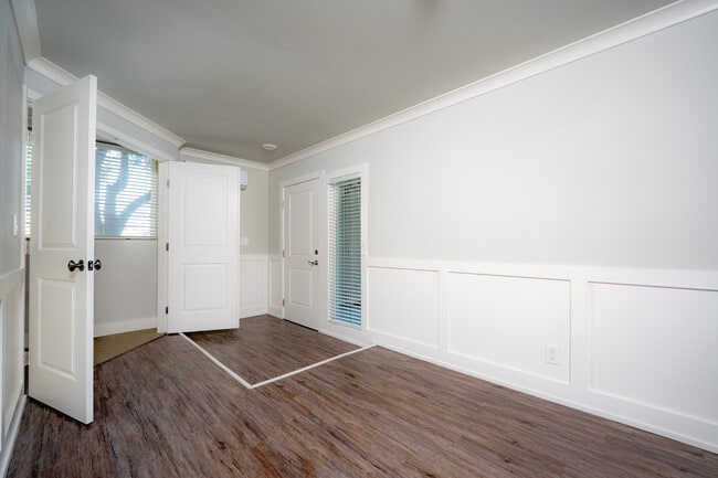 Ladera 1 Bed, 1 Bath Living - Ladera Apartments