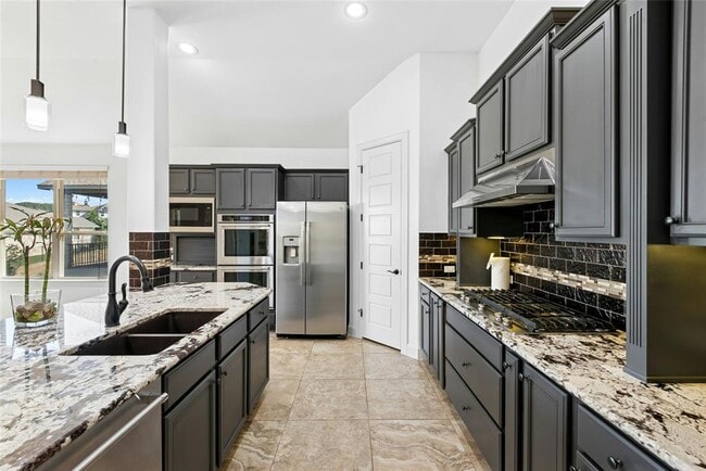 Building Photo - 404 Highland Village Dr