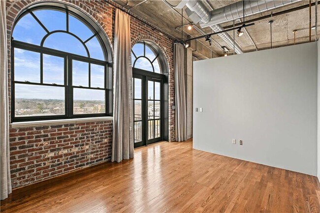 Building Photo - 3180 Mathieson Dr NE