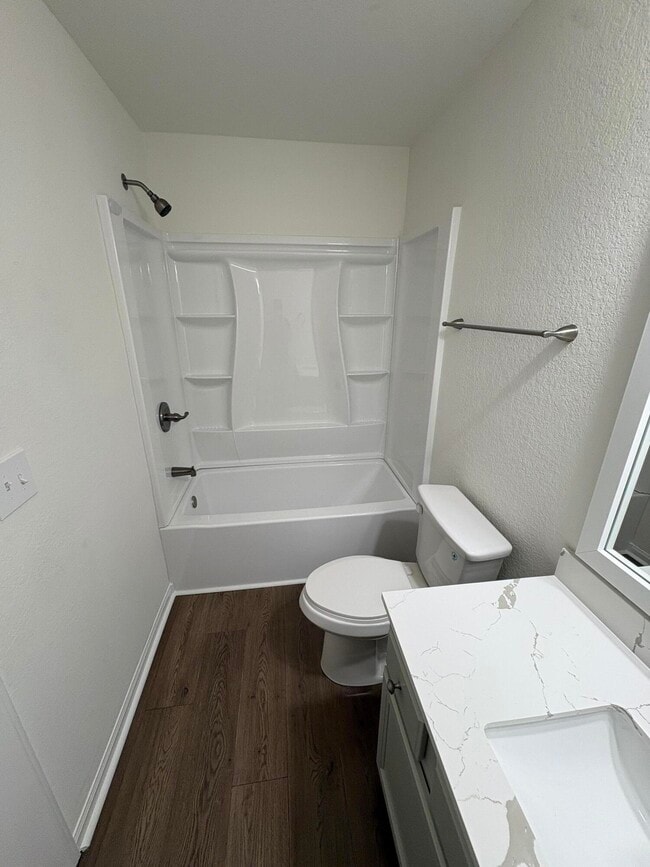 Building Photo - 1014 Airport Rd