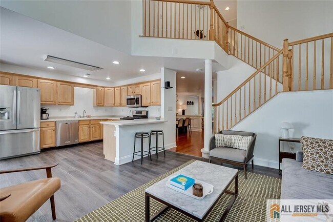 Building Photo - 403 Somerset Ct