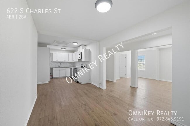 Building Photo - 622 S Charles St