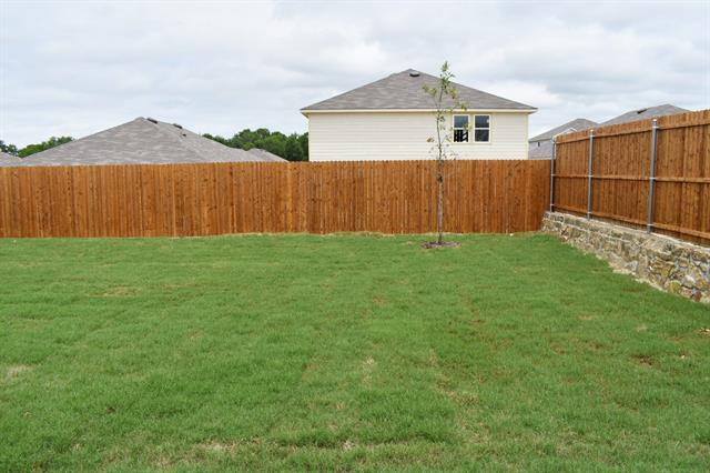 Building Photo - 816 Peach Tree Ln