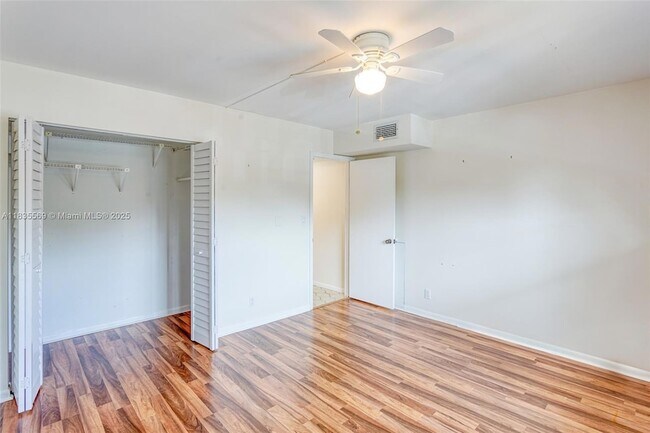 Building Photo - 2303 Lucaya Ln