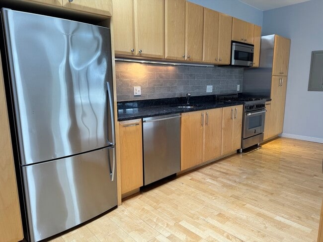 Building Photo - 950 Dorchester Ave